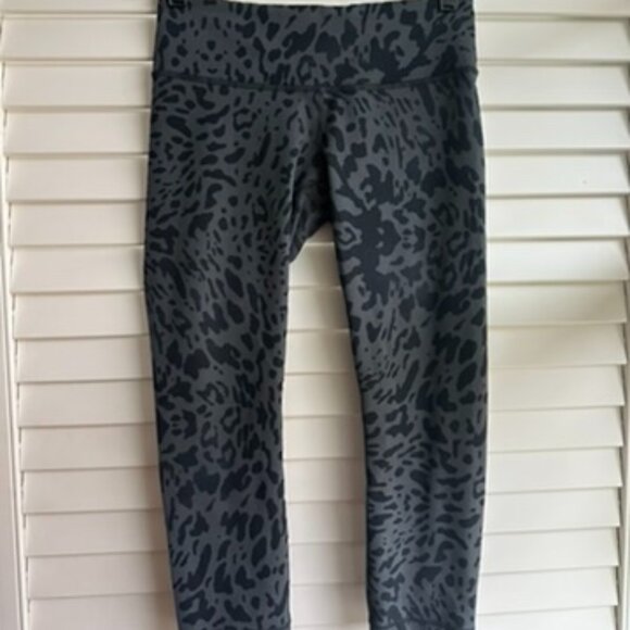 Cheetah Lululemon Leggings - Picture 4 of 4